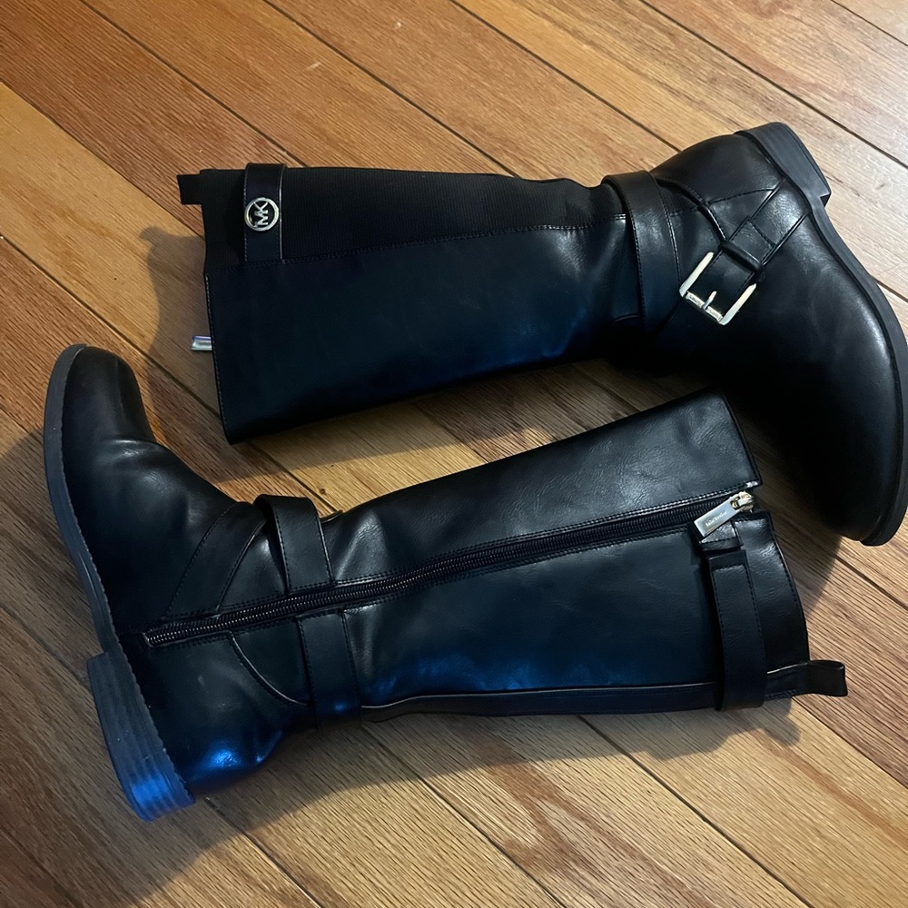 Black Mickael Kors rider boots